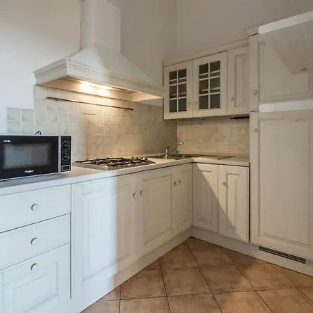 Guesthost - Lovely Flat With Terrace And Solarium * ポルト・サン・パーオロ