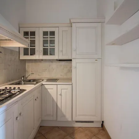 Guesthost - Lovely Flat With Terrace And Solarium * ポルト・サン・パーオロ