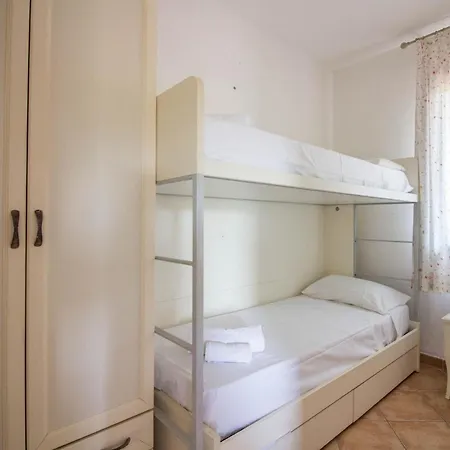 Guesthost - Lovely Flat With Terrace And Solarium Apartamento