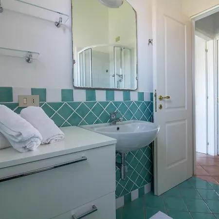 Guesthost - Lovely Flat With Terrace And Solarium *