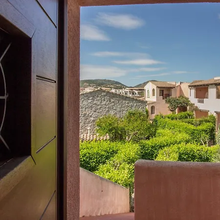 Guesthost - Lovely Flat With Terrace And Solarium Loiri Porto San Paolo