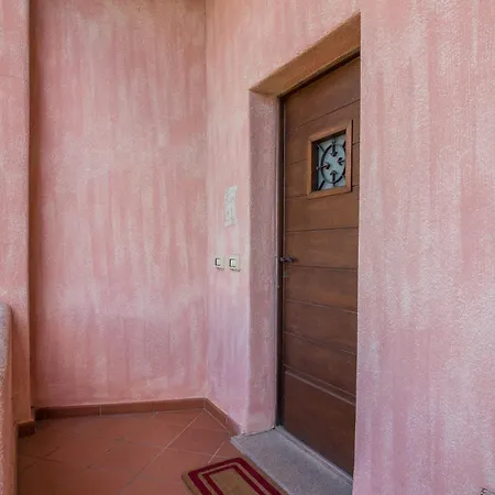 アパート Guesthost - Lovely Flat With Terrace And Solarium